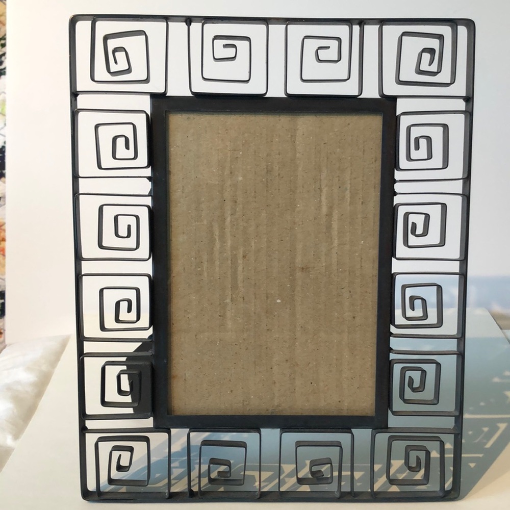 Metal 5 x 7 picture frame